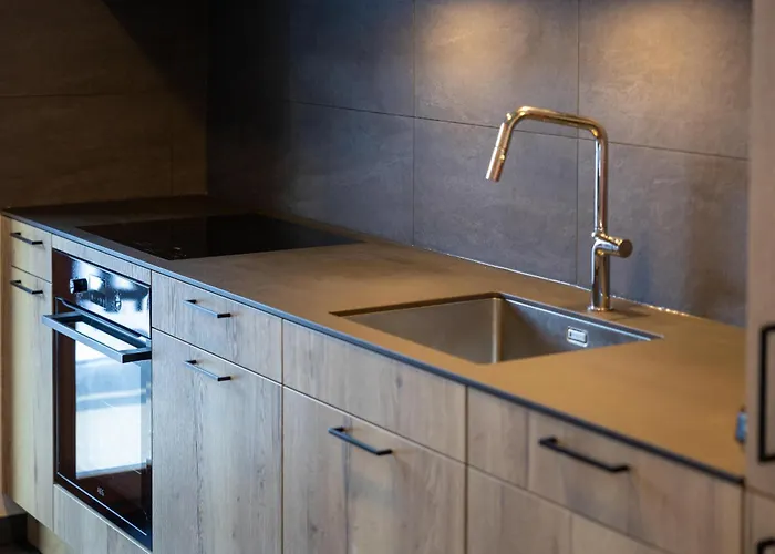 Ecluses 15 - Close To Lift & Centre - ננדה